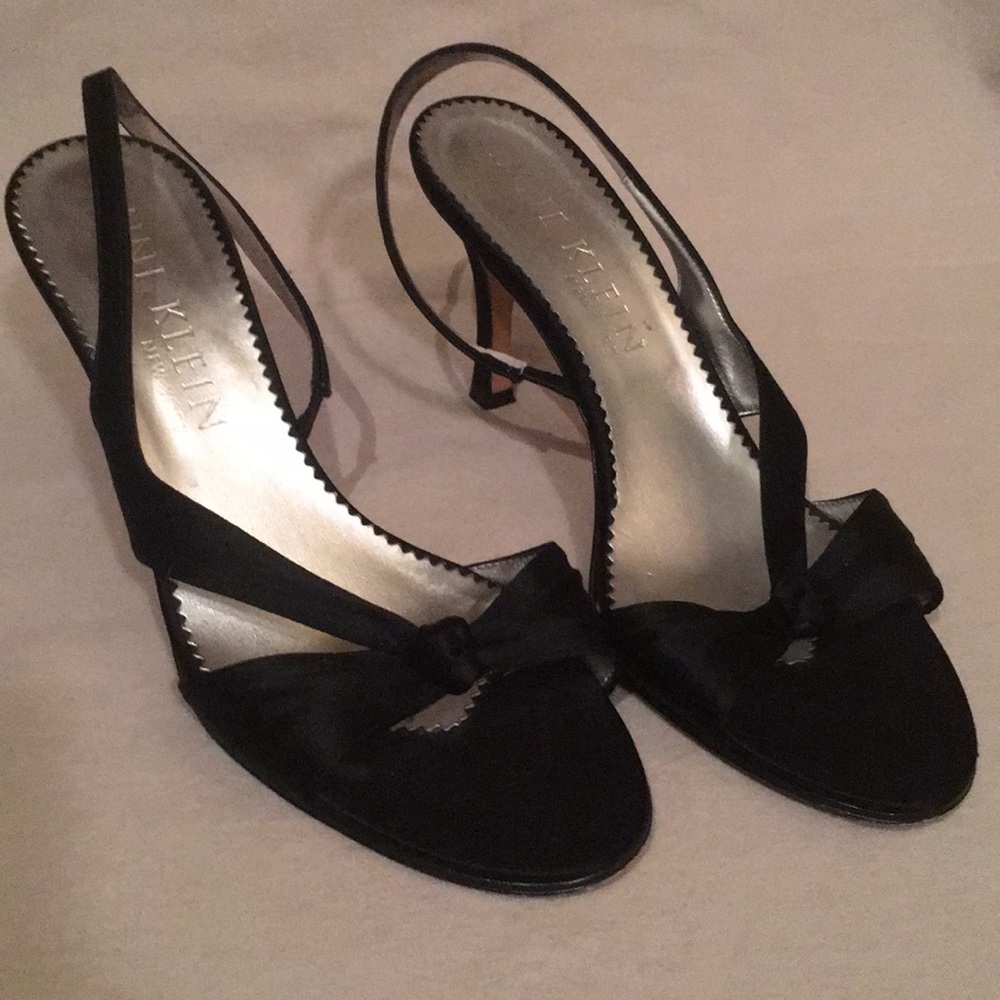 Anne Klein Black satin heels